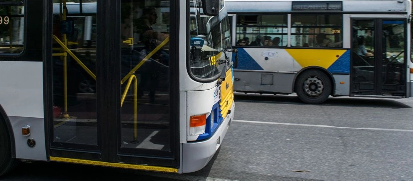 ΣΥΡΙΖΑ: «Η κυβέρνηση κρύβεται πίσω από τον ανορθολογισμό των στελεχών της - Ανεύθυνη πολιτική στα ΜΜΜ»